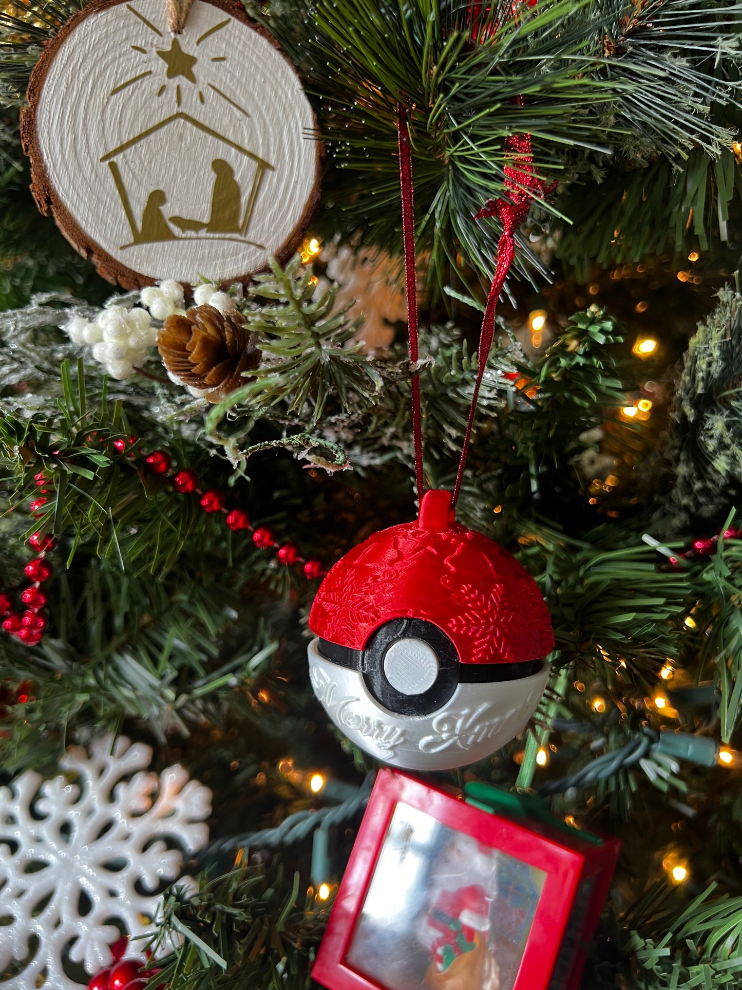 Merry Xmas Pokéball Ornament