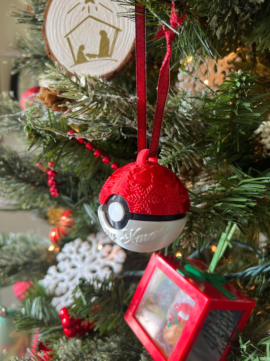 Merry Xmas Pokéball Ornament